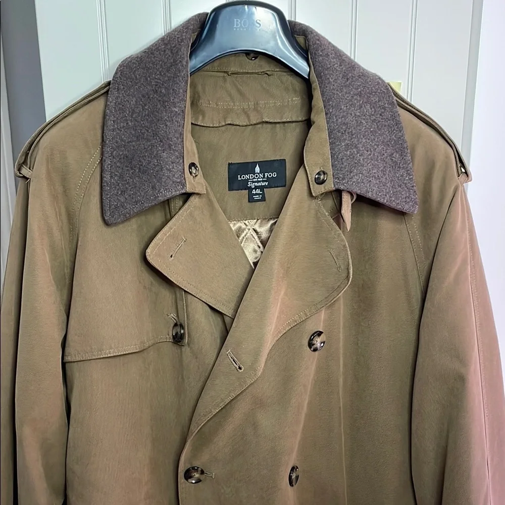LONDON FOG Men's Tan Trench Coat